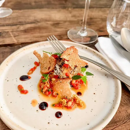 Hotel Dix Restaurant & D'hotes, Sainte-alvere, Dordogne