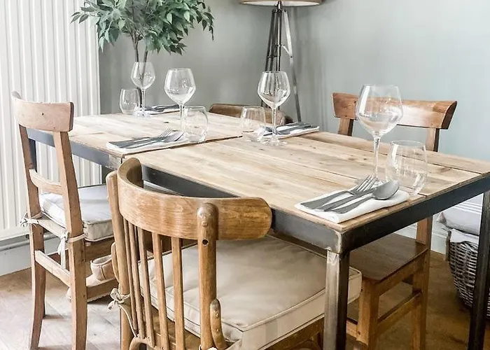 Dix Restaurant & D'hotes, Sainte-alvere, Dordogne